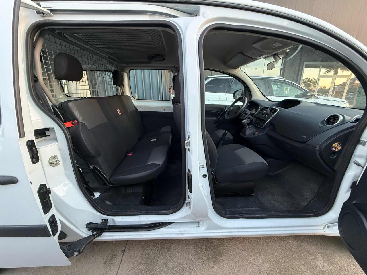 RENAULT Kangoo Blue dCi 95CV Express Maxi Combi Ice - 16