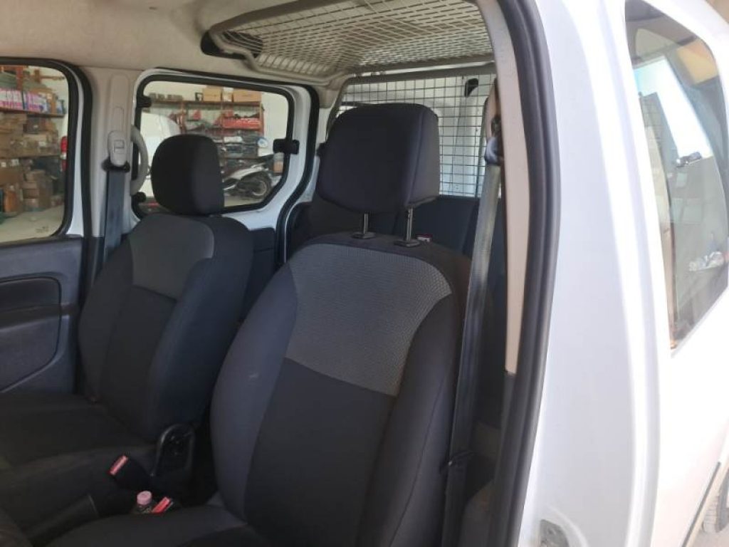 RENAULT Kangoo Blue dCi 95CV Express Maxi Combi Ice - 8