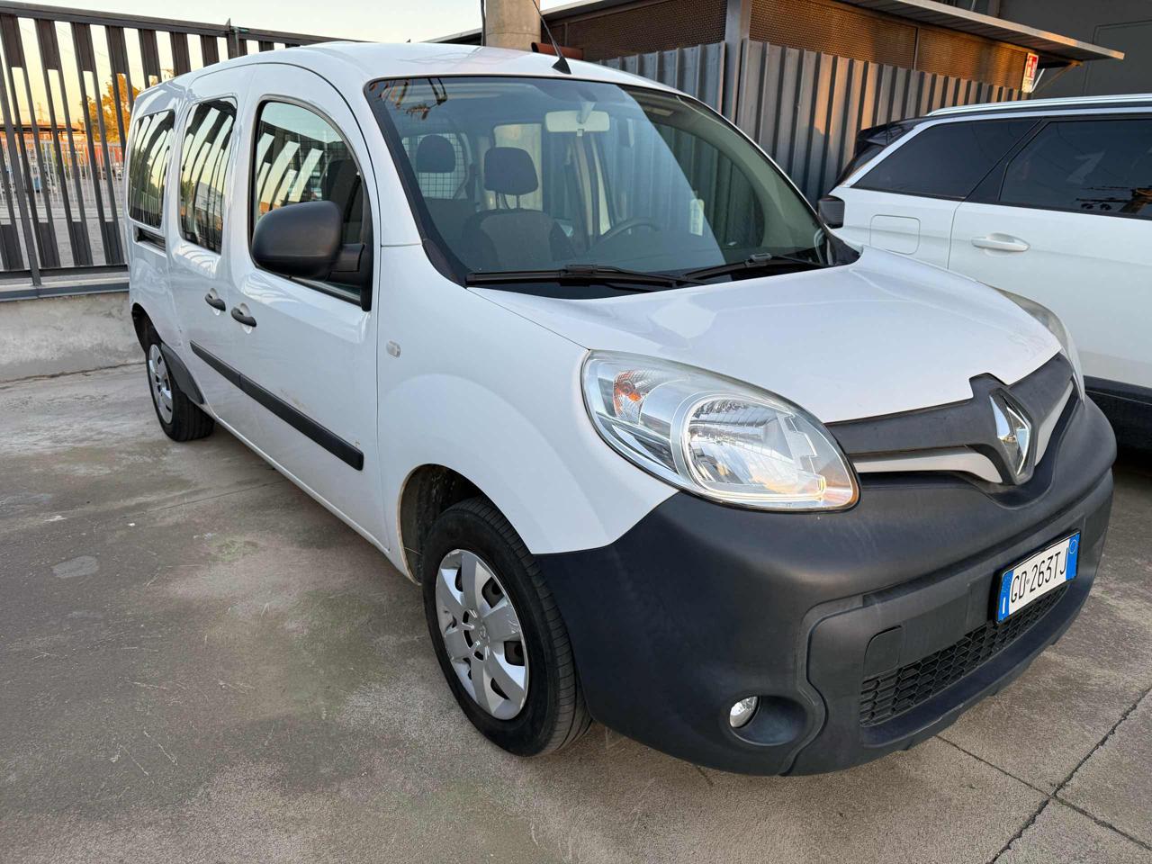 RENAULT Kangoo Blue dCi 95CV Express Maxi Combi Ice - 12