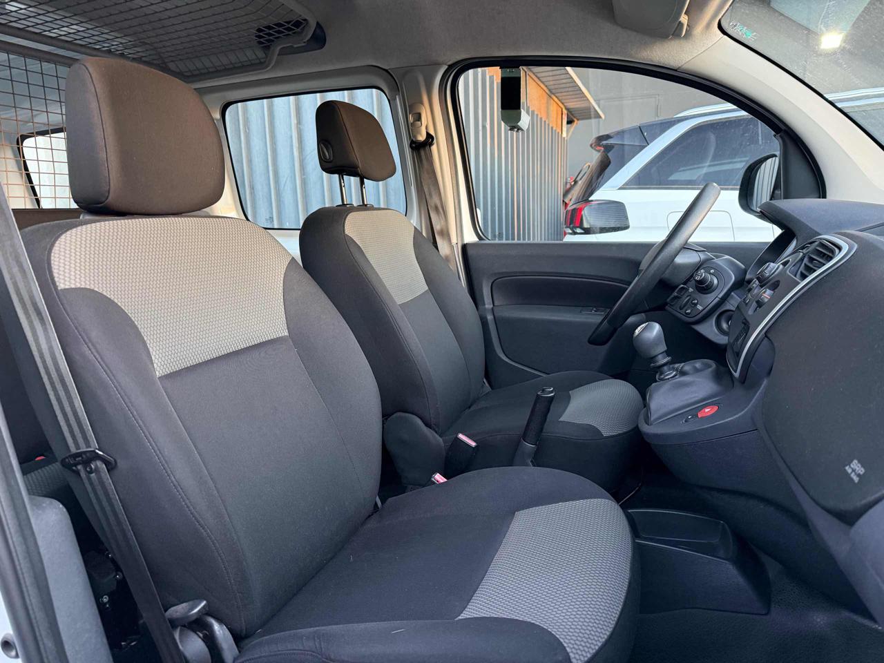 RENAULT Kangoo Blue dCi 95CV Express Maxi Combi Ice - 13