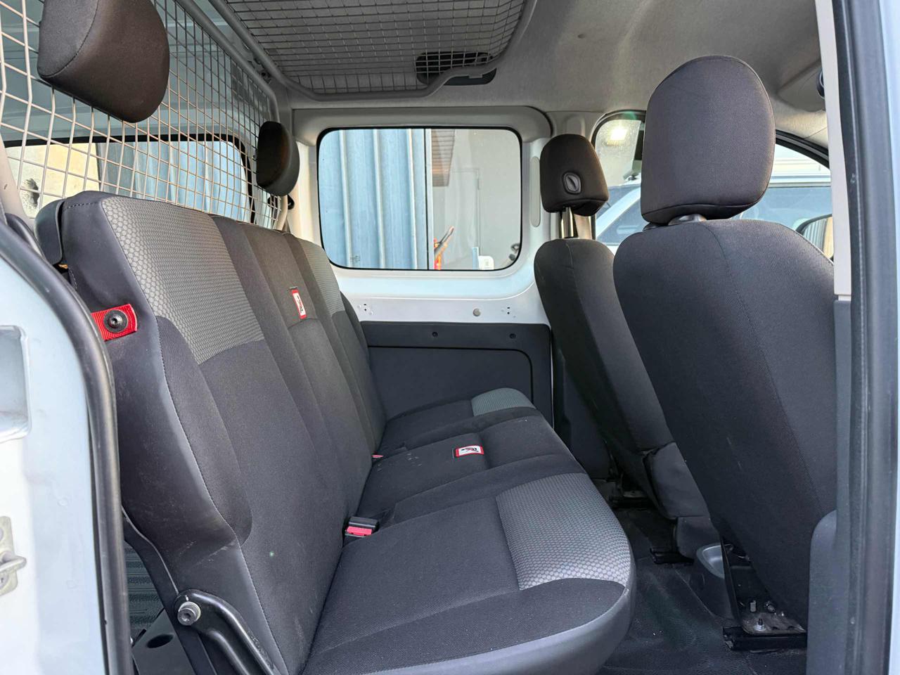 RENAULT Kangoo Blue dCi 95CV Express Maxi Combi Ice - 15