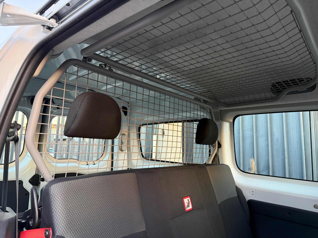 RENAULT Kangoo Blue dCi 95CV Express Maxi Combi Ice - 14