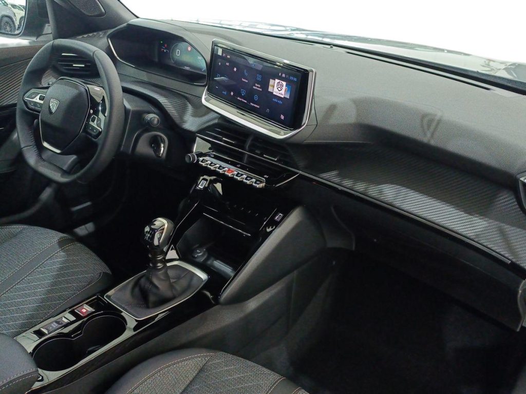 PEUGEOT 2008 1.2 T 100 CV S&S Allure - 9