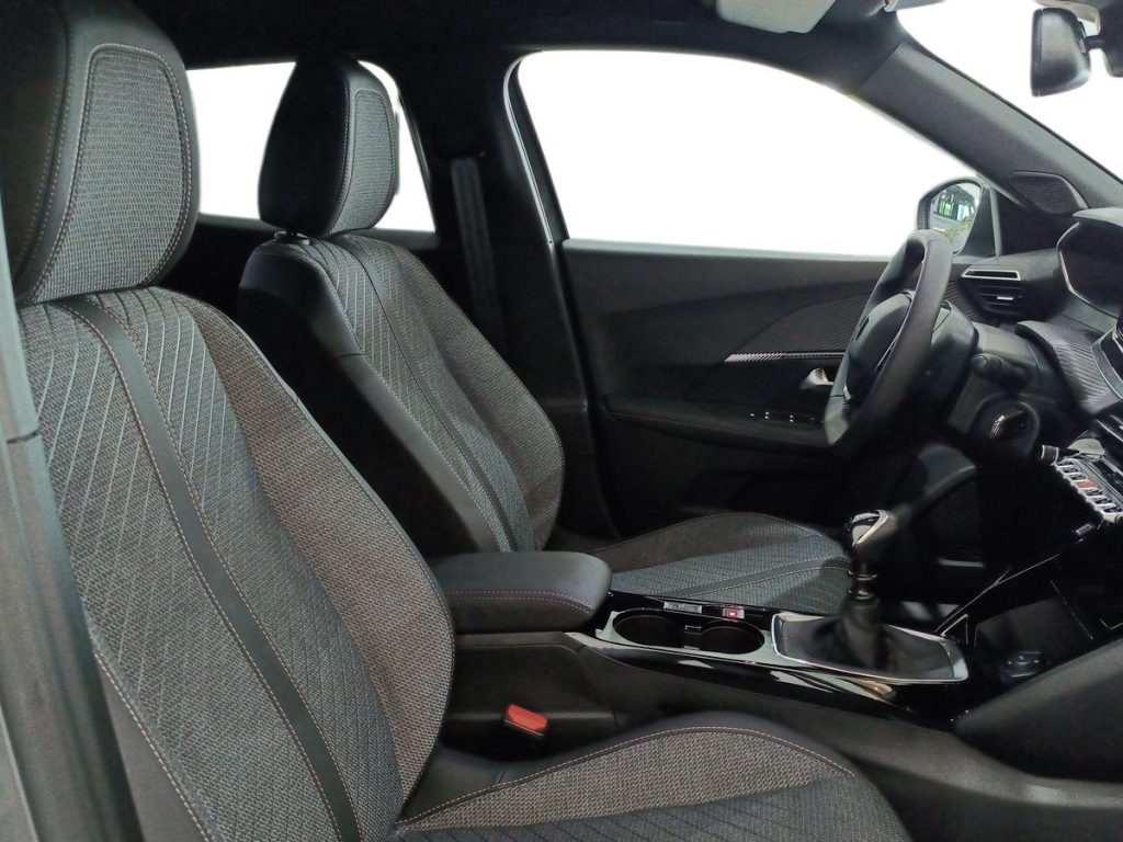 PEUGEOT 2008 1.2 T 100 CV S&S Allure - 10