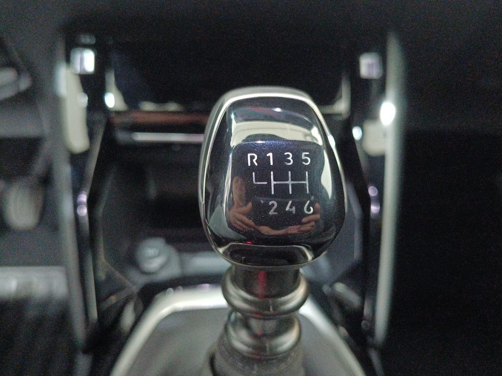 PEUGEOT 2008 1.2 T 100 CV S&S Allure - 20