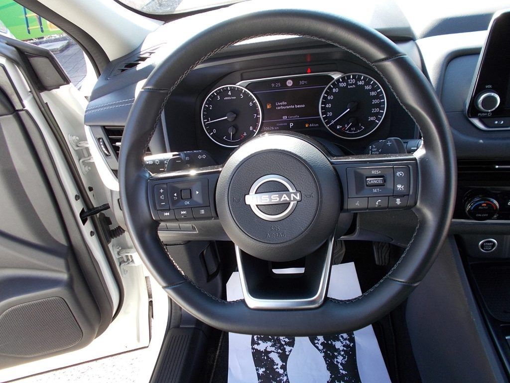 NISSAN Qashqai MHEV 158 CV Xtronic Business - 17