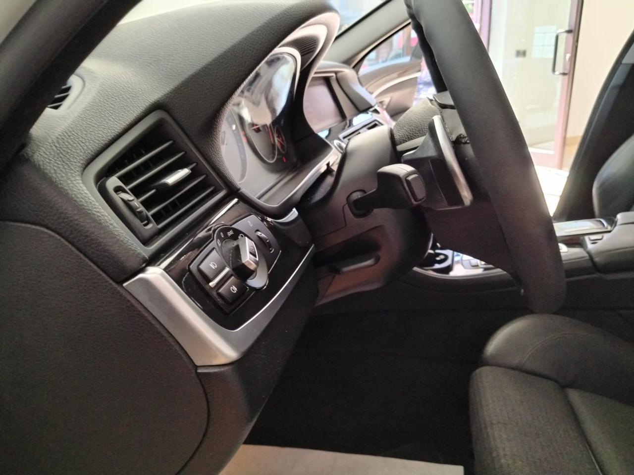BMW 520 d Touring Business Sport - 10