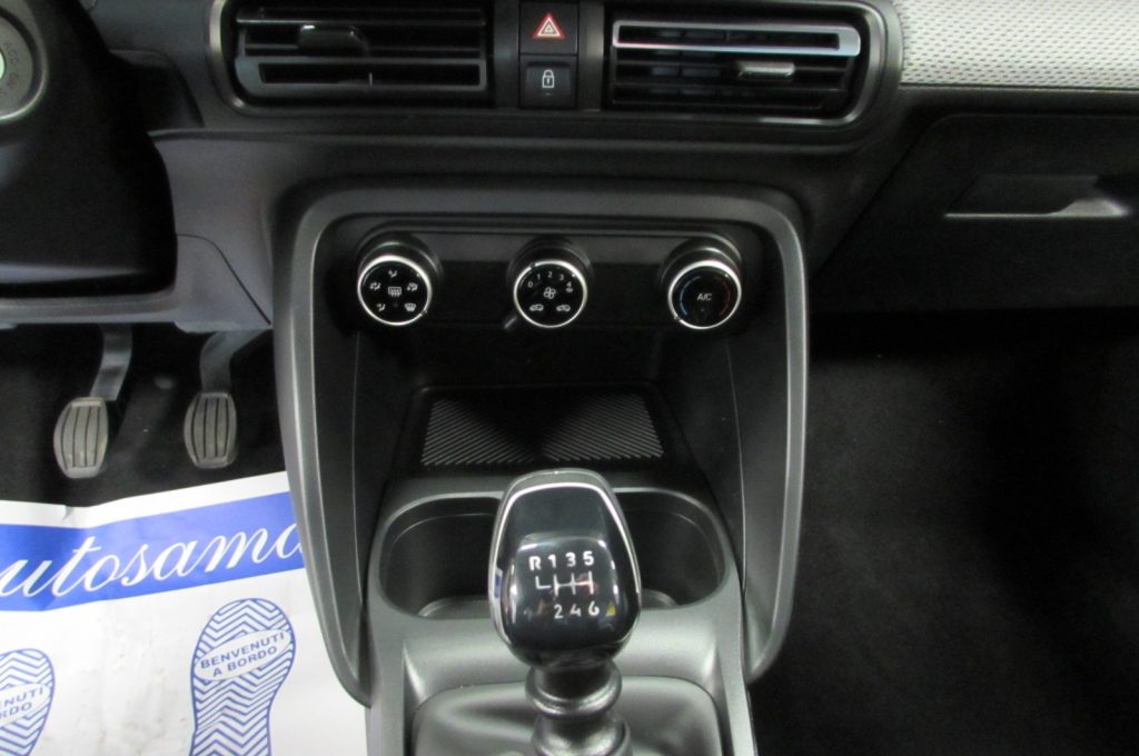 CITROEN C3 1.2 PureTech 100 S&S Plus KMZERO - 11