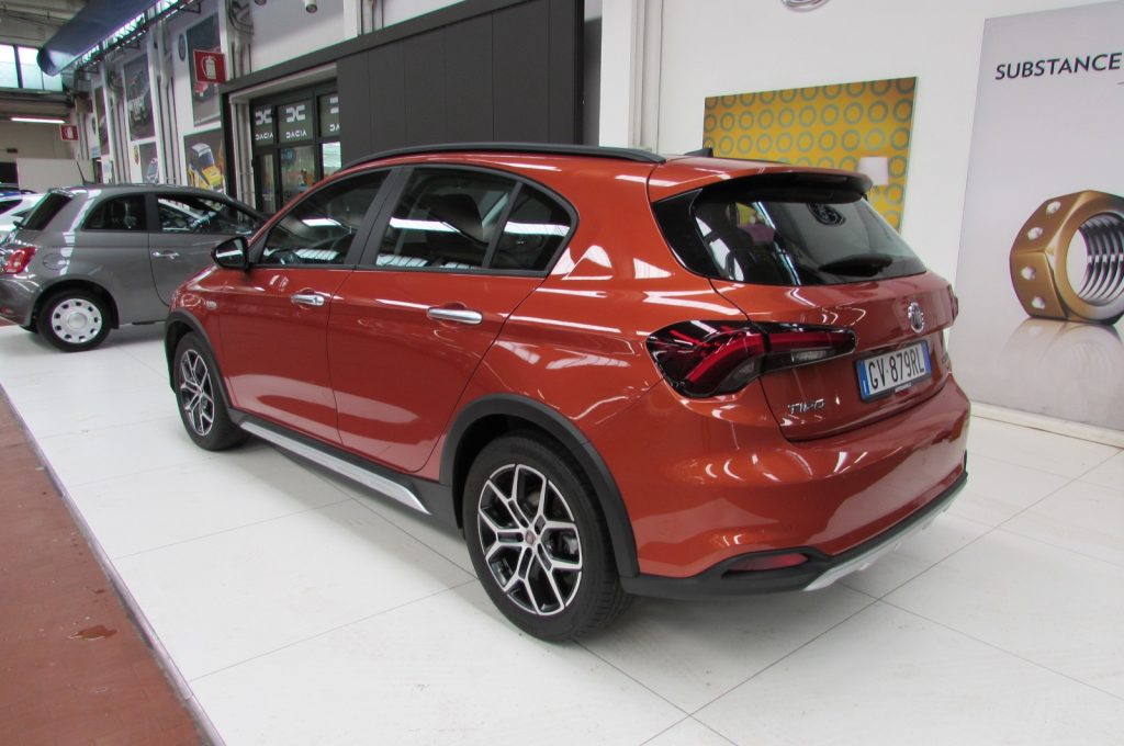 FIAT Tipo 1.5 Hybrid 130cv 5 porte Cross CAMBIO AUTOMATICO - 4