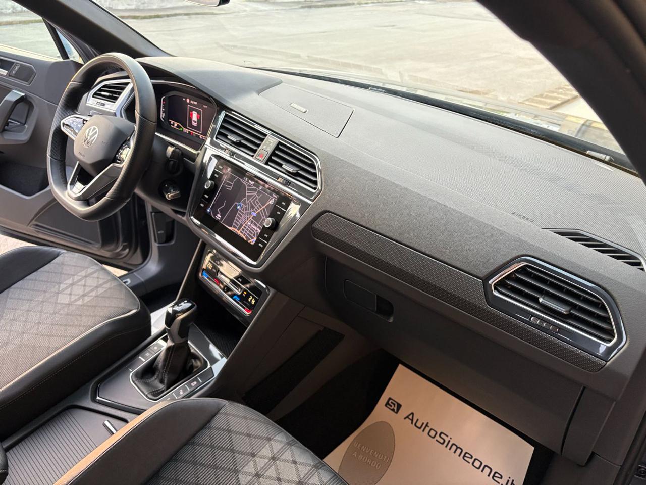 VOLKSWAGEN Tiguan 2.0 TDI 150 CV SCR DSG R-Line LUCI AMBIENTE - 14