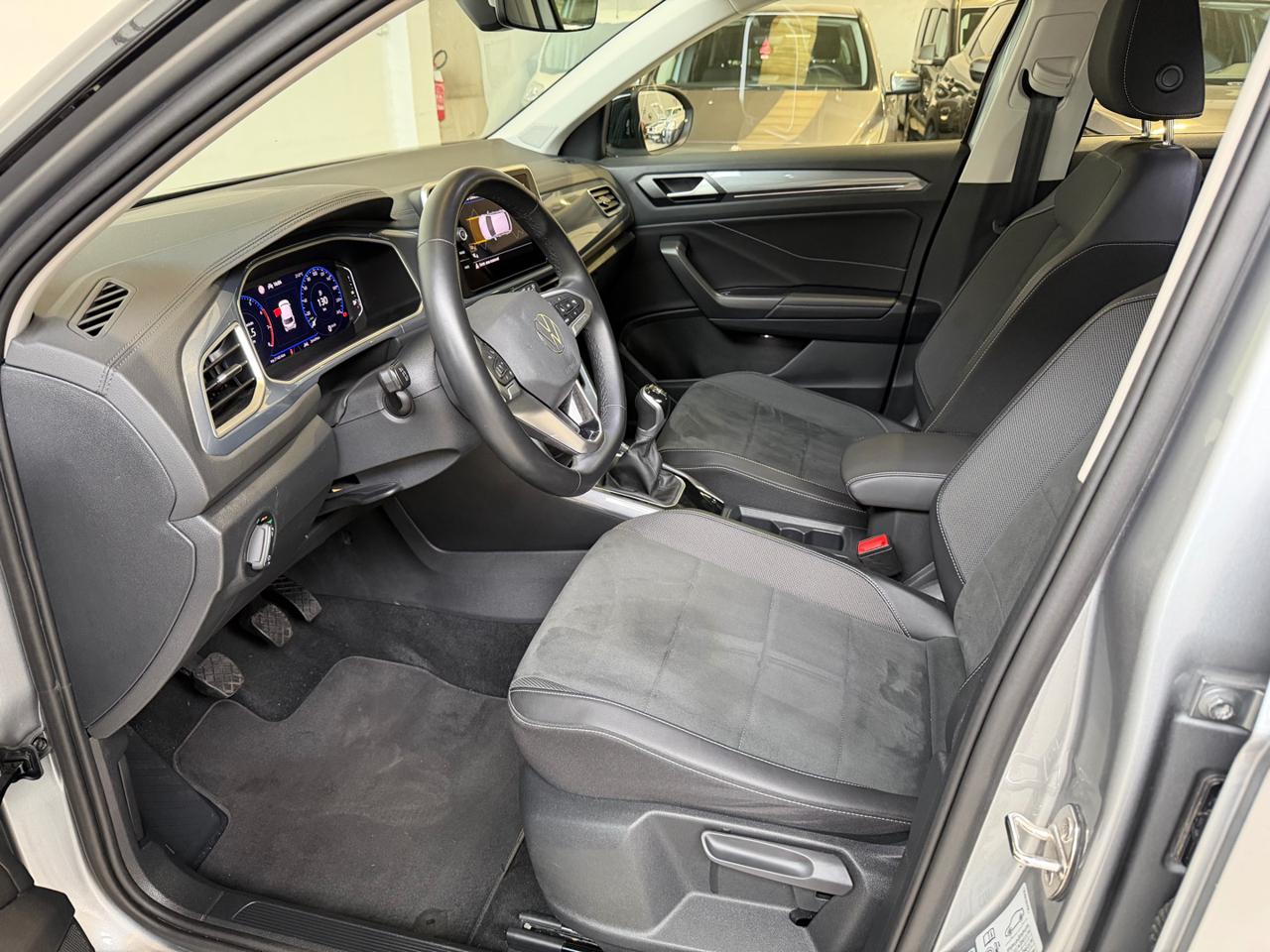 VOLKSWAGEN T-Roc 1.0 TSI R-Line Plus - 9