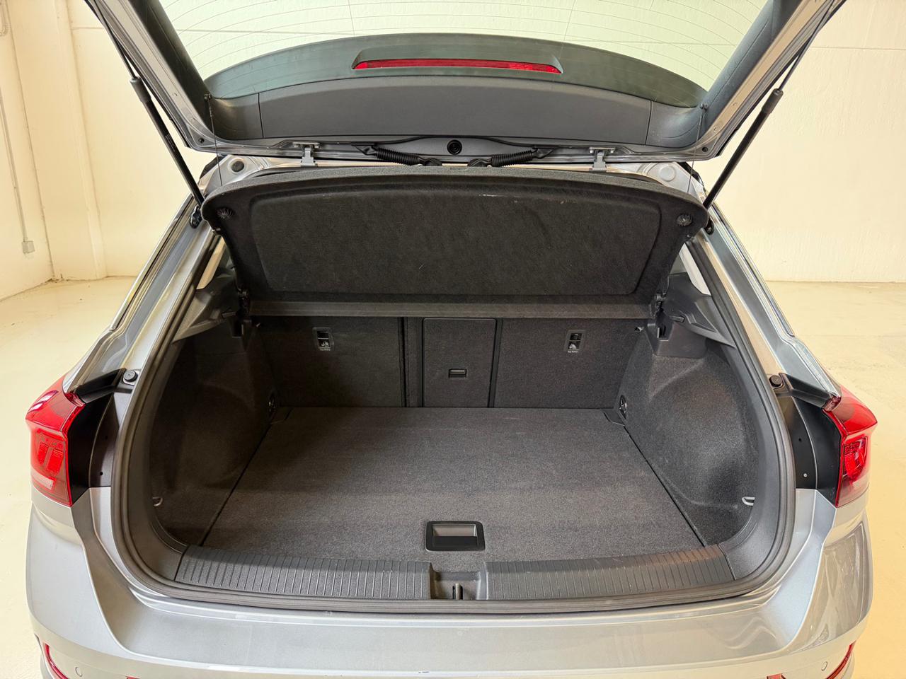 VOLKSWAGEN T-Roc 1.0 TSI R-Line Plus - 12