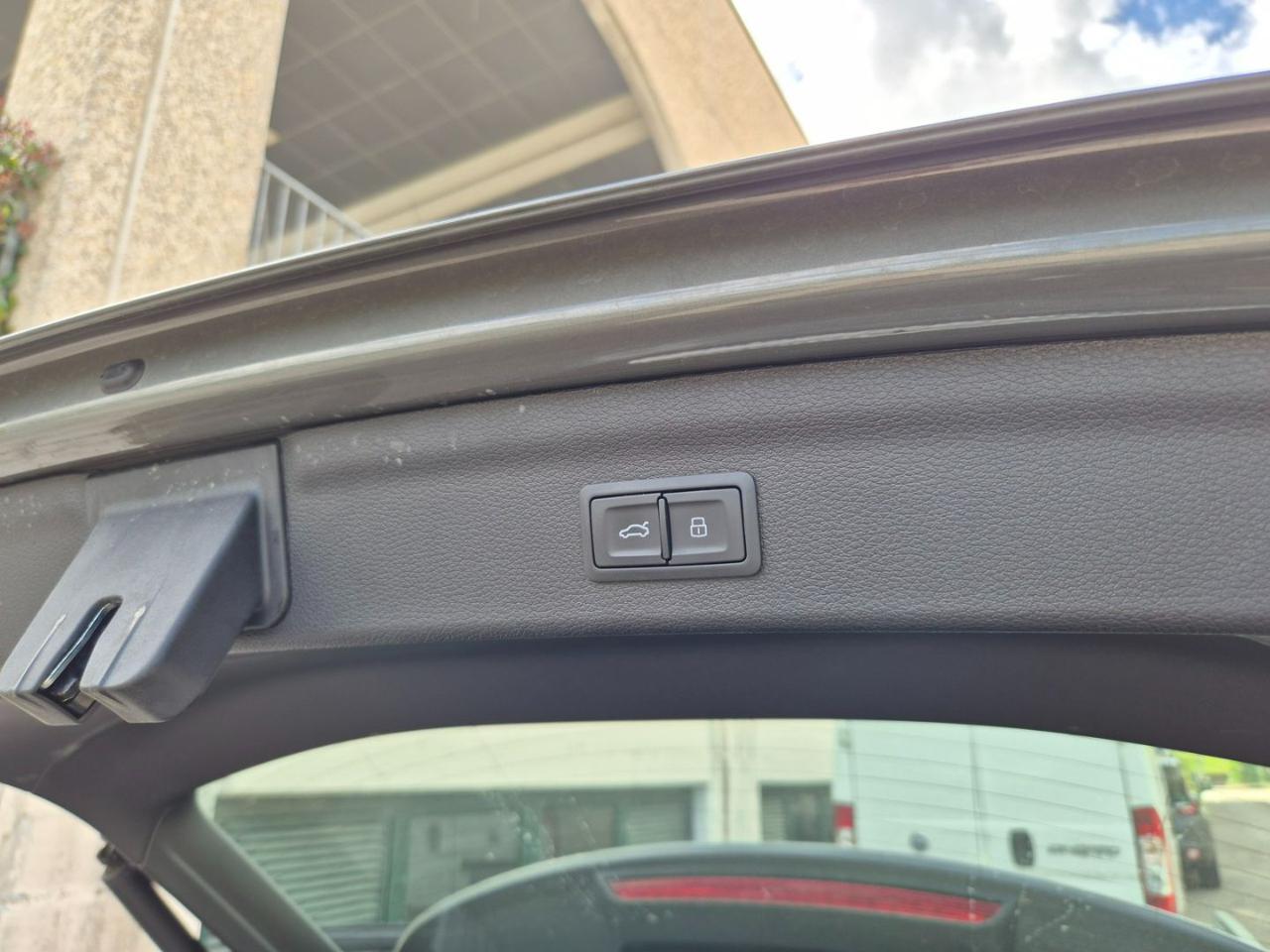 AUDI Q3 35 TDI S tronic S line edition - 18
