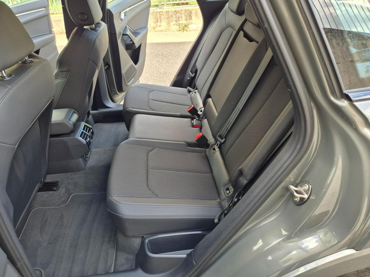 AUDI Q3 35 TDI S tronic S line edition - 16