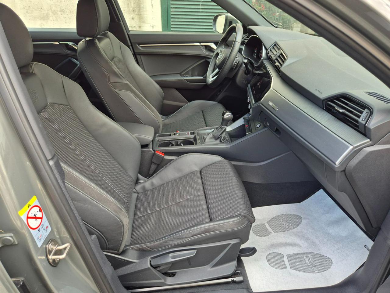 AUDI Q3 35 TDI S tronic S line edition - 13