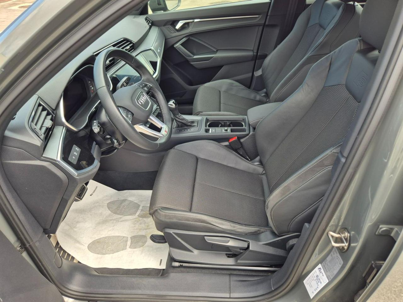 AUDI Q3 35 TDI S tronic S line edition - 9