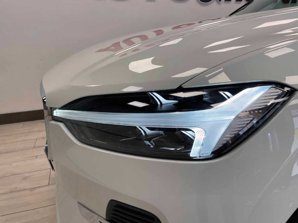 VOLVO XC60 2.0 B4 MOMENTUM AWD AUTO - IVA DEDUCIBILE - 12