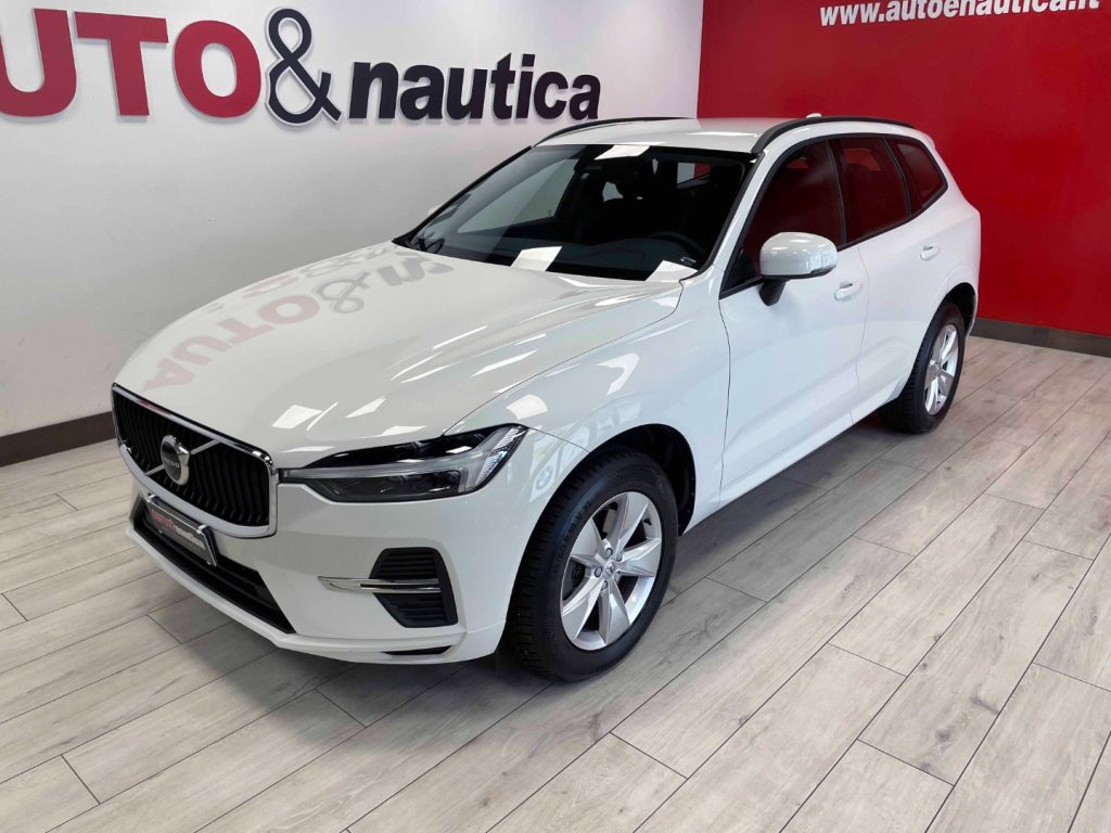 VOLVO XC60 2.0 B4 MOMENTUM AWD AUTO - IVA DEDUCIBILE - 31
