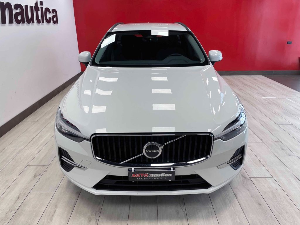 VOLVO XC60 2.0 B4 MOMENTUM AWD AUTO - IVA DEDUCIBILE - 33