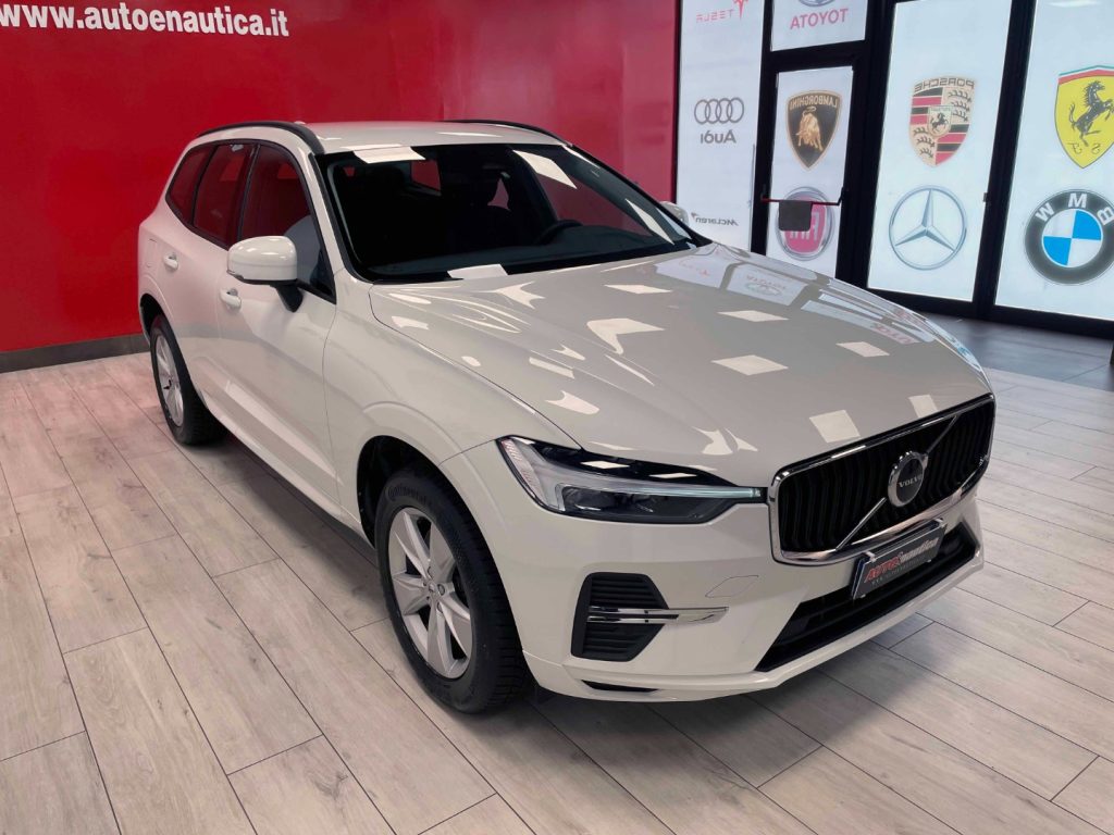 VOLVO XC60 2.0 B4 MOMENTUM AWD AUTO - IVA DEDUCIBILE - 34