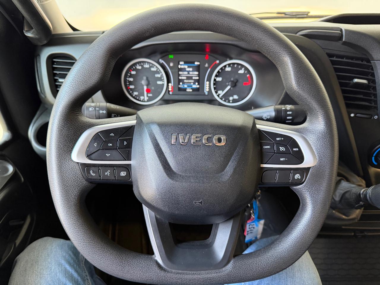 IVECO Daily 35C16H BTor3.0HPT PC-RGCabinato ribaltabile trilat - 11