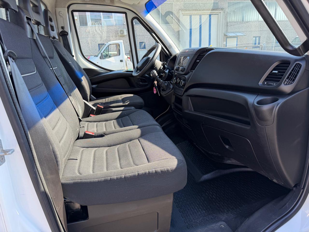 IVECO Daily 35C16H BTor3.0HPT PC-RGCabinato ribaltabile trilat - 14
