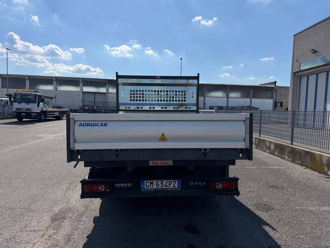 IVECO Daily 35C16H BTor3.0HPT PC-RGCabinato ribaltabile trilat - 4