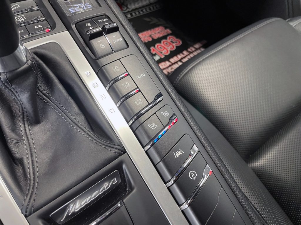 PORSCHE Macan 3.0 S 354CV PDK - 43