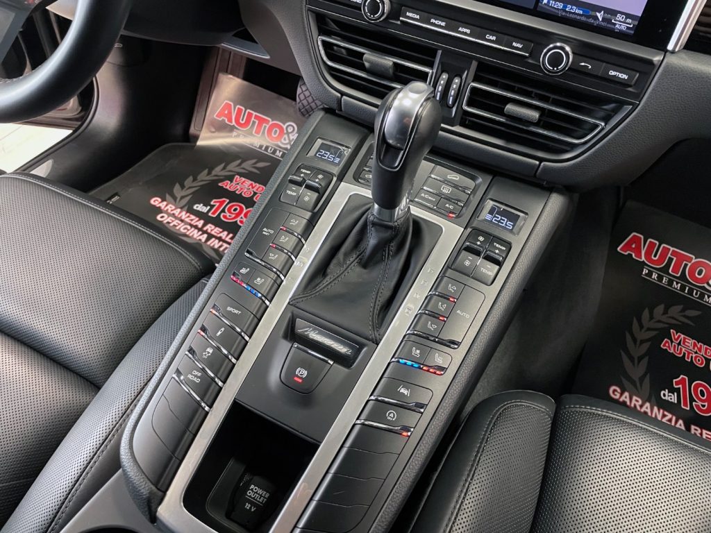 PORSCHE Macan 3.0 S 354CV PDK - 48