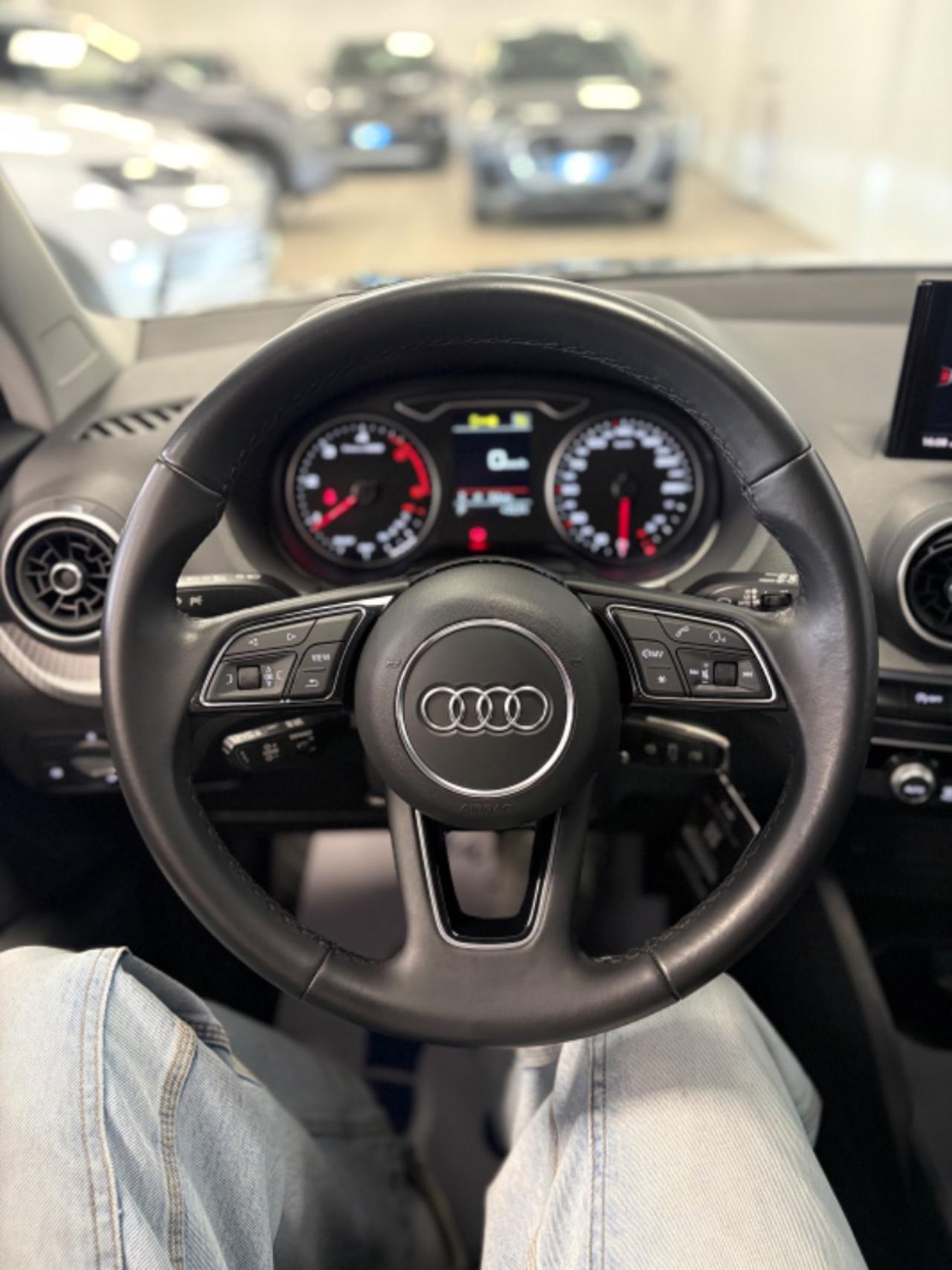 AUDI Q2 30 TDI S tronic Business FARI LED - 8