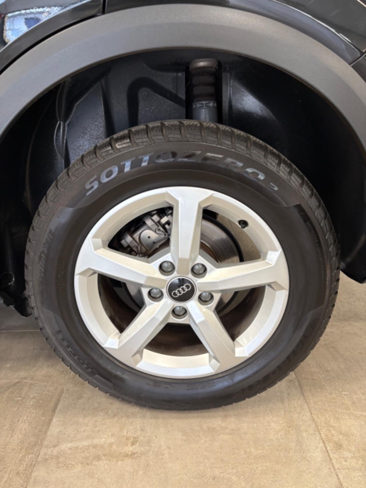 AUDI Q2 30 TDI S tronic Business FARI LED - 14