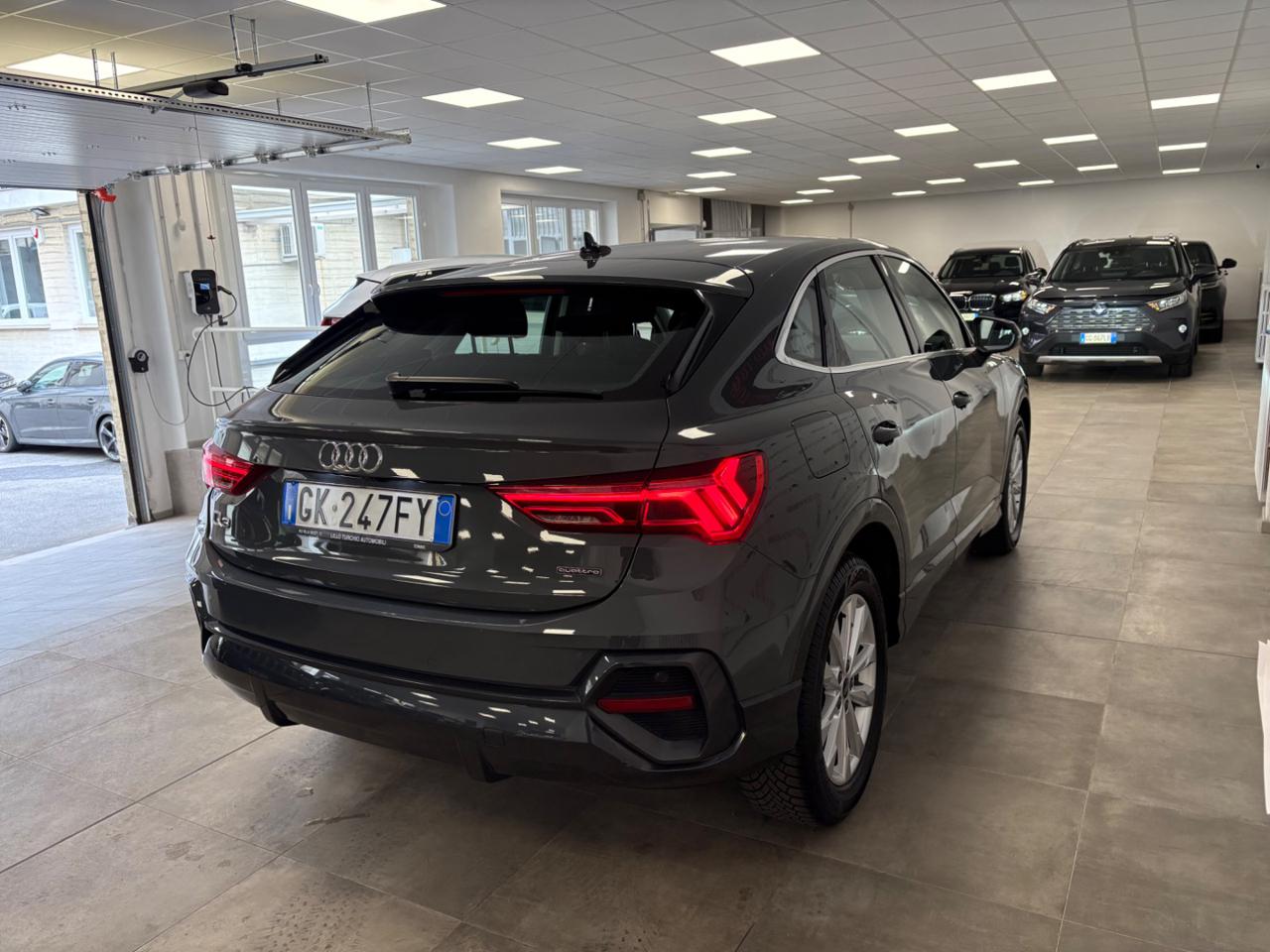 AUDI Q3 SPB 35 TDI quattro S tronic Business Plus - 4