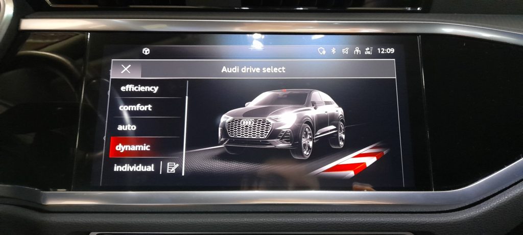 AUDI Q3 SPORTBACK 40 TDI quattro S tr. Bus. Plus 19 B&O - 24
