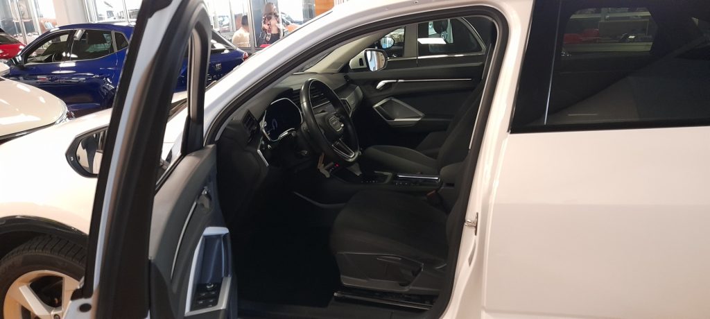 AUDI Q3 SPORTBACK 40 TDI quattro S tr. Bus. Plus 19 B&O - 10