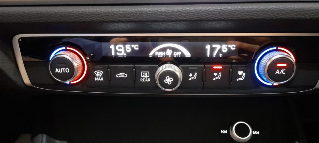 AUDI Q3 SPORTBACK 40 TDI quattro S tr. Bus. Plus 19 B&O - 21