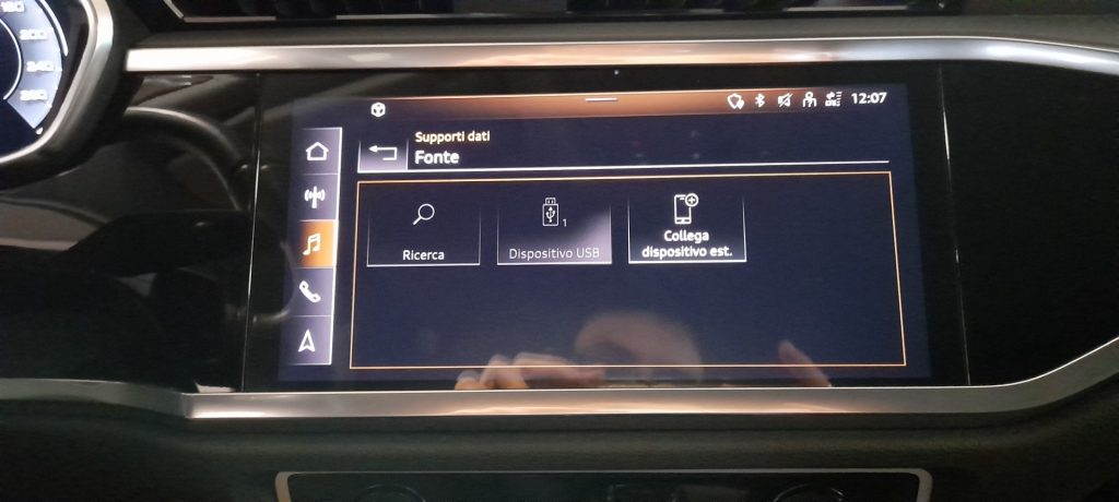 AUDI Q3 SPORTBACK 40 TDI quattro S tr. Bus. Plus 19 B&O - 18