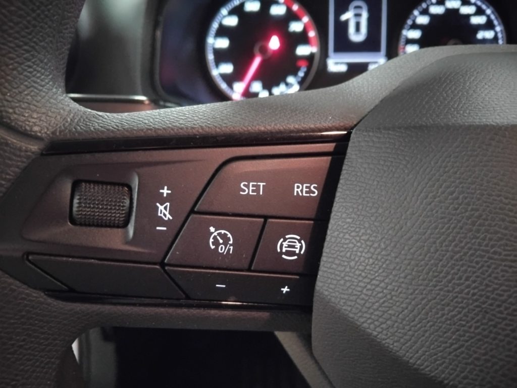 SEAT Arona 1.0 EcoTSI Reference LEGA 16 LED - 18
