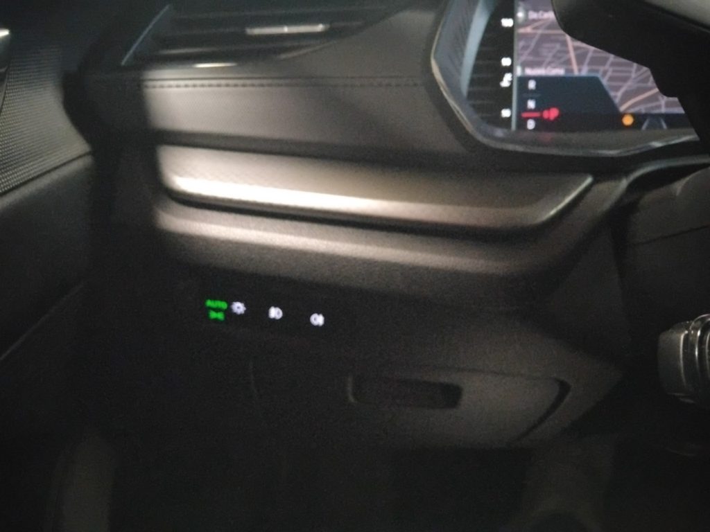 SKODA Octavia 2.0 TDI EVO SCR DSG Wagon Executive - 24