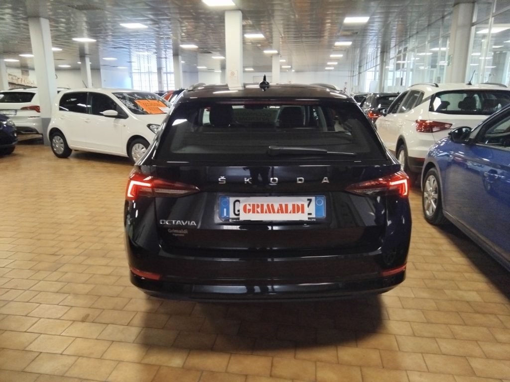 SKODA Octavia 2.0 TDI EVO SCR DSG Wagon Executive - 5