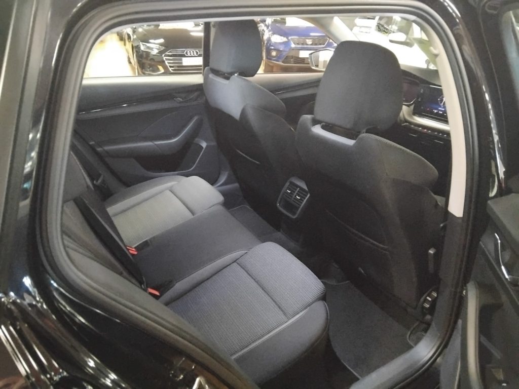 SKODA Octavia 2.0 TDI EVO SCR DSG Wagon Executive - 10