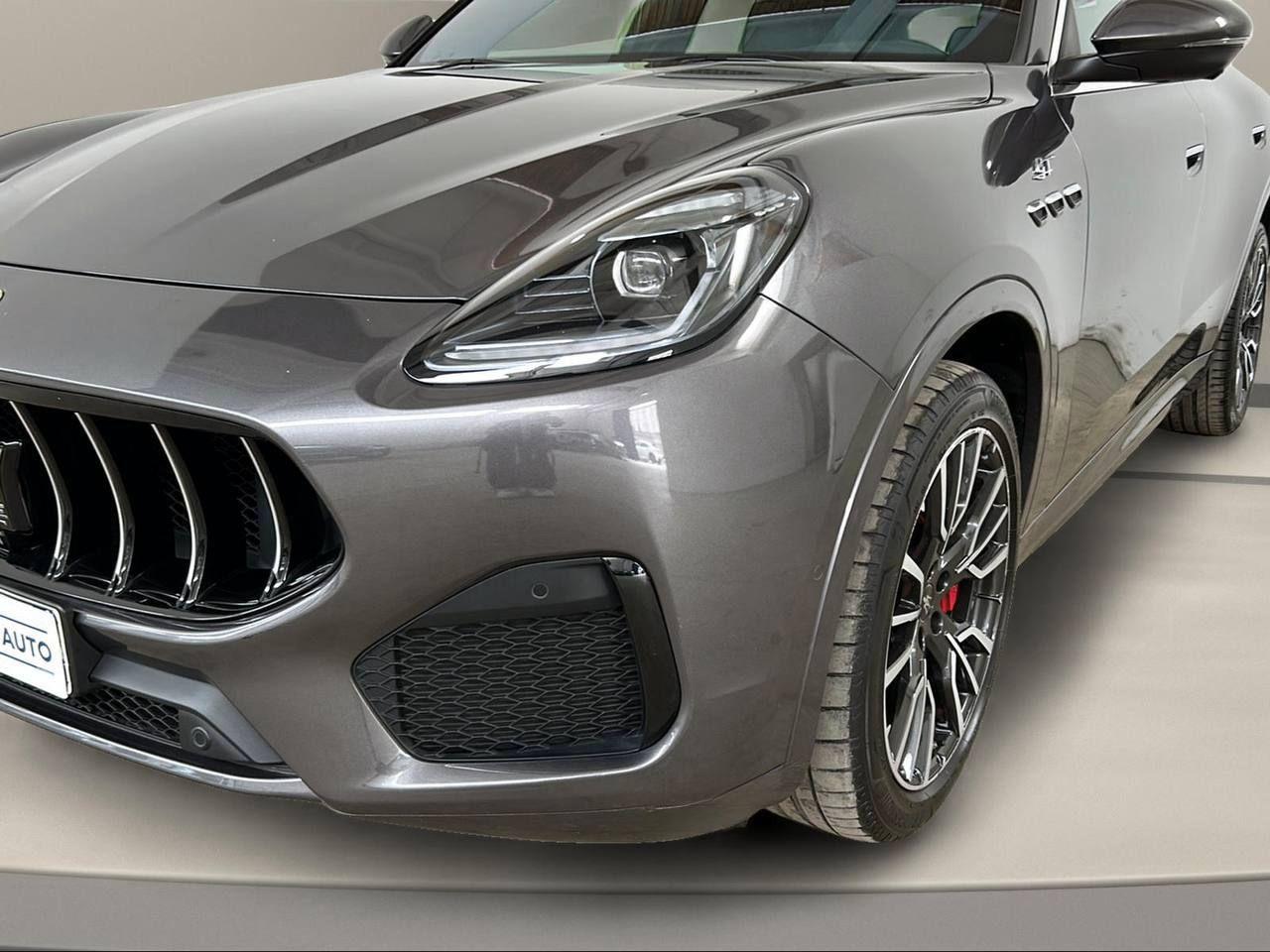 MASERATI Grecale MHEV 300 CV AWD GT TETTO APRIBILE - 37