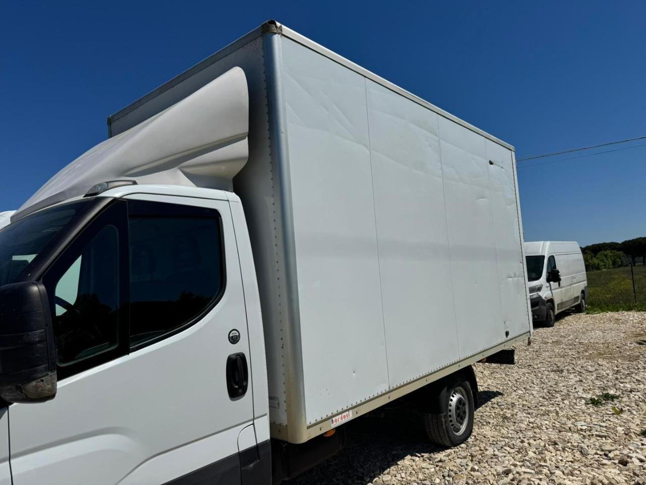 IVECO Daily 35S14S 2.3HPT PL-DC Cabinato - 2