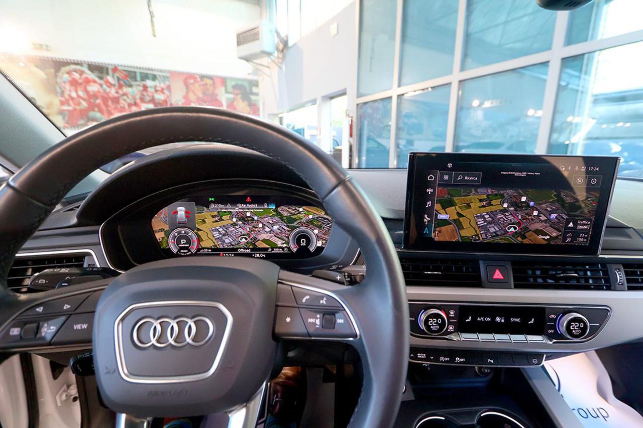 AUDI A4 30 TDI Avant S-Tronic Business Advanced - 33
