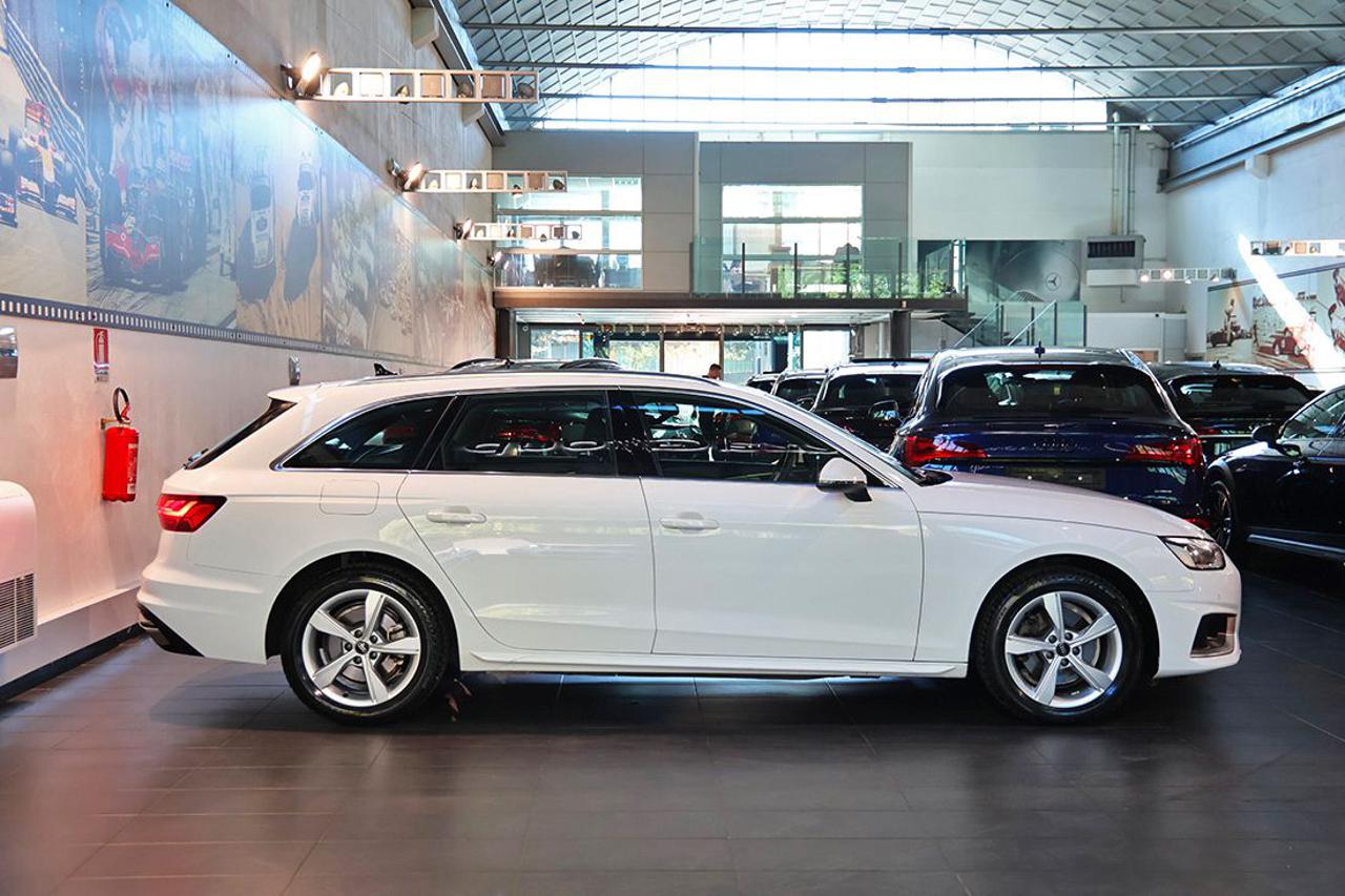 AUDI A4 30 TDI Avant S-Tronic Business Advanced - 2