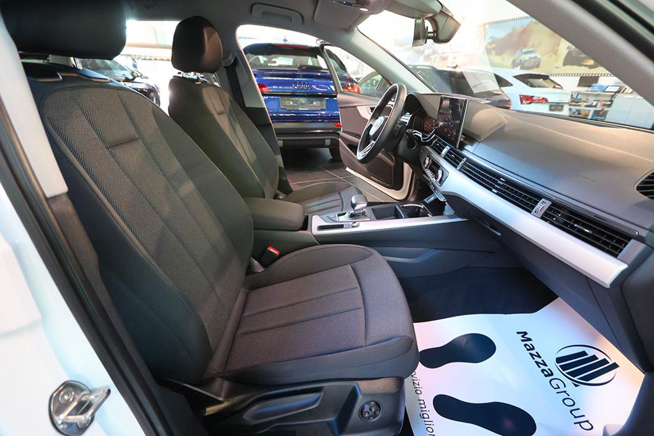 AUDI A4 30 TDI Avant S-Tronic Business Advanced - 42