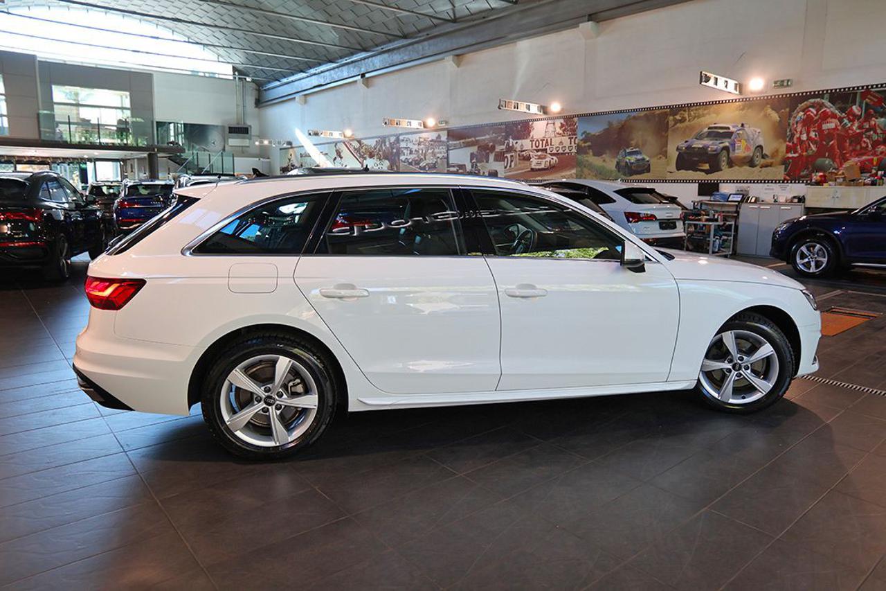 AUDI A4 30 TDI Avant S-Tronic Business Advanced - 10
