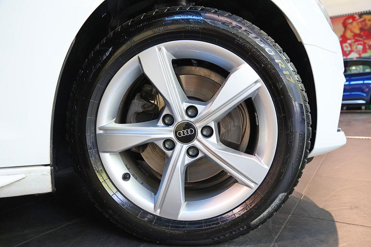 AUDI A4 30 TDI Avant S-Tronic Business Advanced - 6
