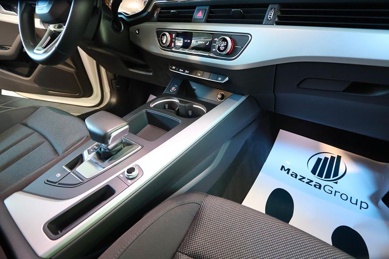 AUDI A4 30 TDI Avant S-Tronic Business Advanced - 34