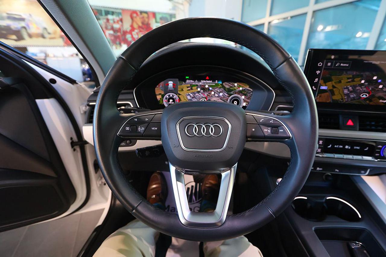 AUDI A4 30 TDI Avant S-Tronic Business Advanced - 21
