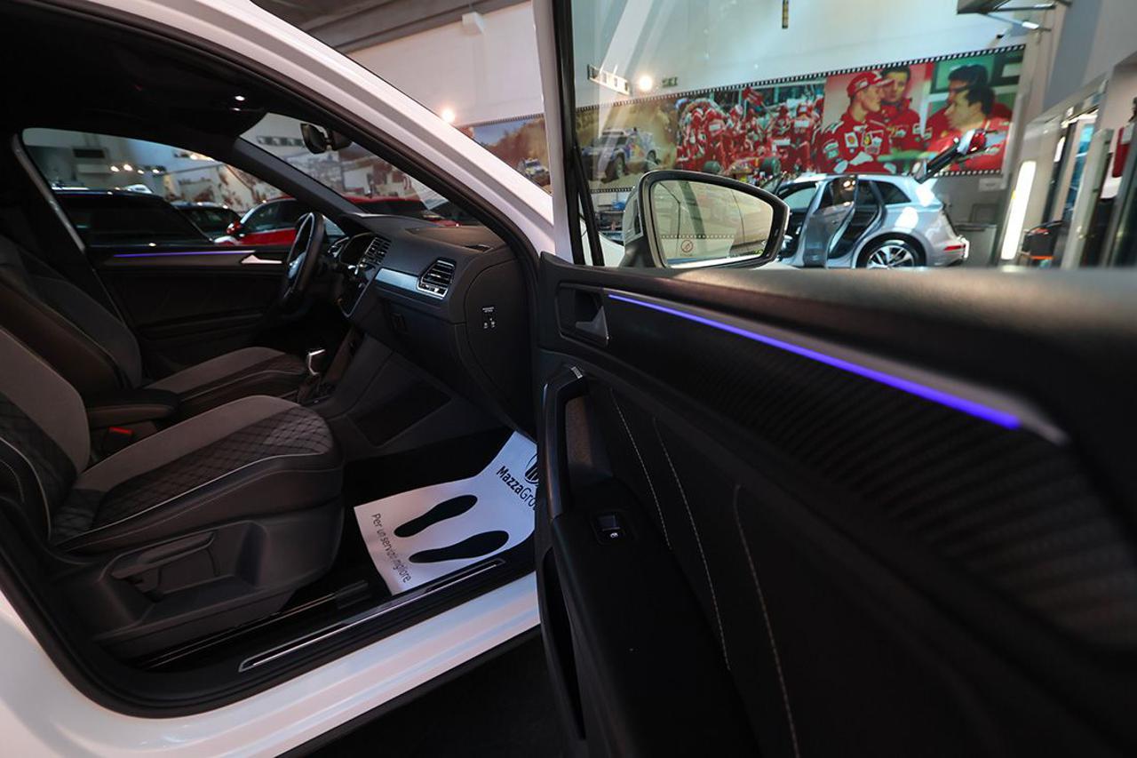VOLKSWAGEN Tiguan 2.0 TDI 150cv SCR DSG R-Line - 33